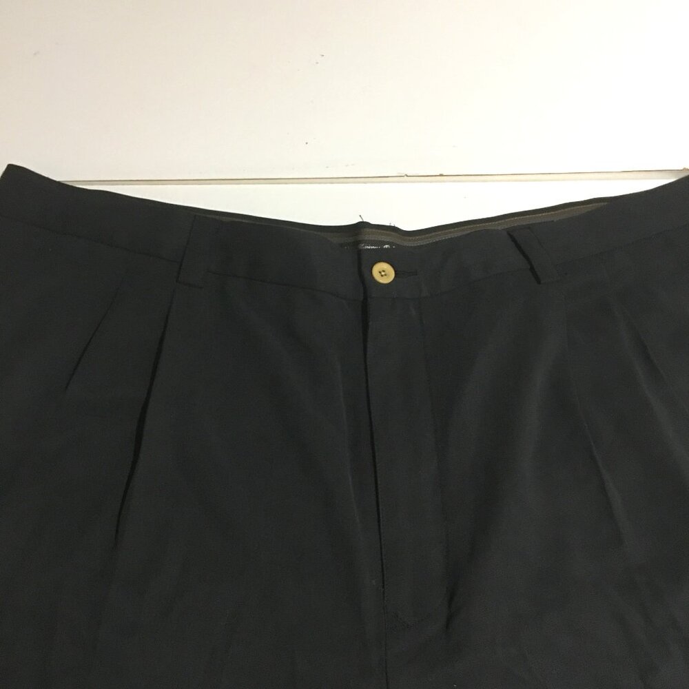 Tommy Bahama Relax Mens Chino Shorts Size 42 Black Silk - Picture 2 of 10